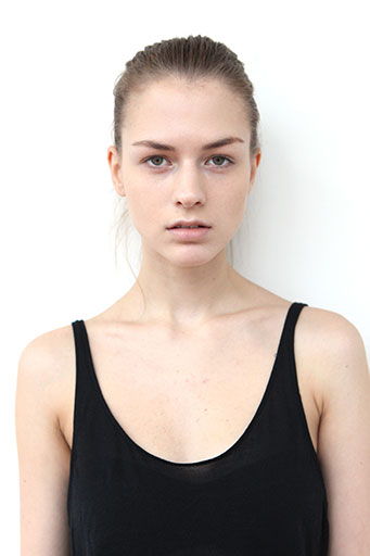 Close-up headshot Sample of a model snapshot for a girl